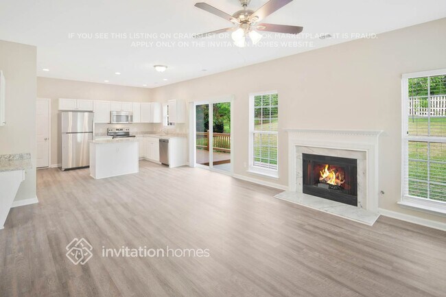 Foto del edificio - 2331 Pimpernel Rd