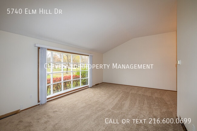 Foto del edificio - 5740 Elm Hill Dr