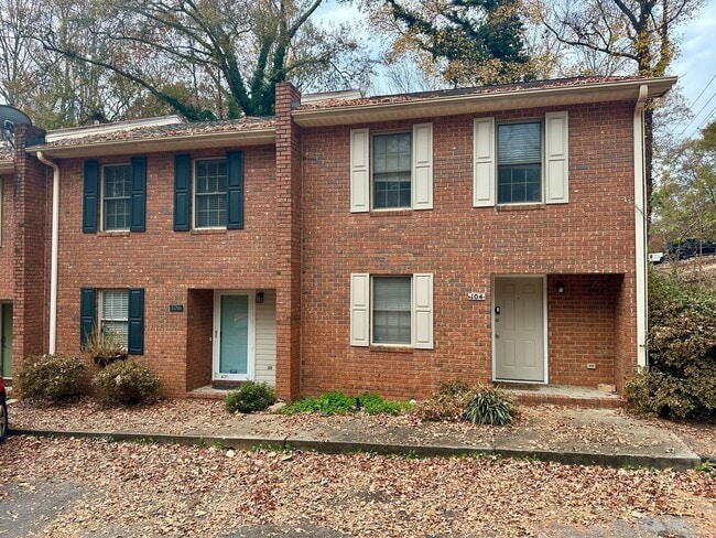 Beautifully Updated Townhome in the Heart of Clemson - Beautifully Updated Townhome in the Heart of Clemson