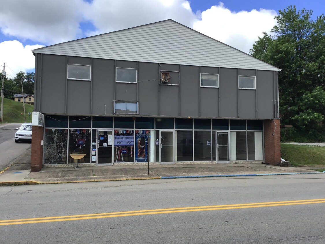Primary Photo - 118-120 Main St