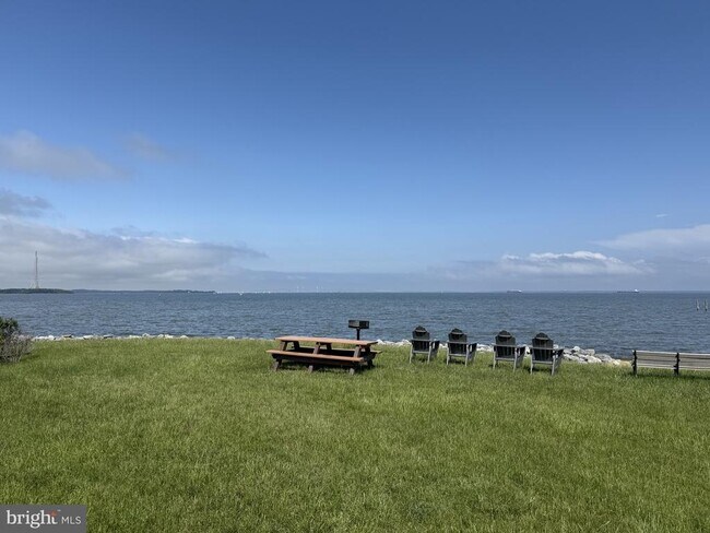 Foto del edificio - 7044 Harbour Village Ct