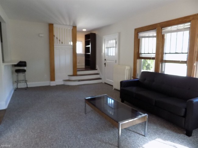 Building Photo - 5 br, 2.5 bath Duplex - 715 McKinley Ave 7...