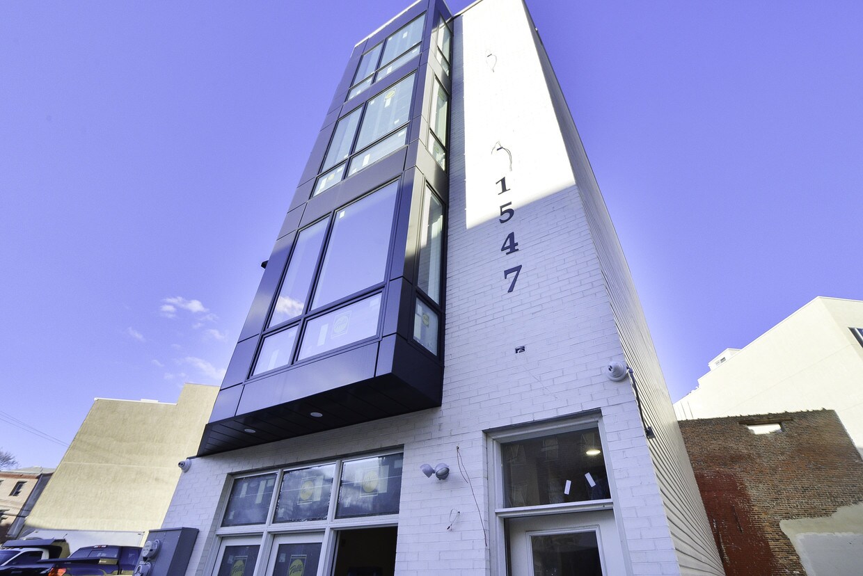 Primary Photo - 1547 Ridge Ave