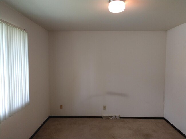 Building Photo - 806 Brandie Rd