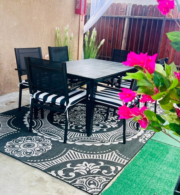 Building Photo - 527 W Colden Ave