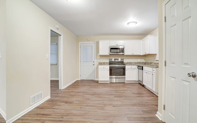 Building Photo - 2138 Springdale Rd SW
