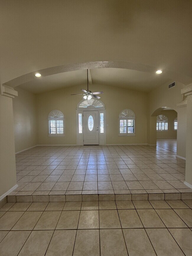 Foto del edificio - 12000 Ivory Gate Way