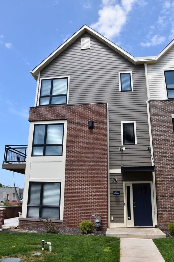 Foto principal - 327 S Frances St