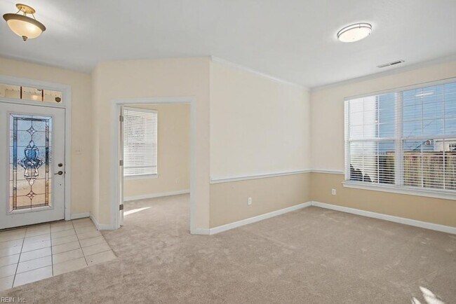 Foto del edificio - 3820 Stumpy Lake Ln