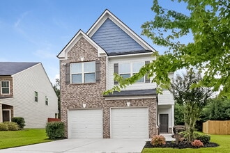 Building Photo - 4038 Lake Manor Way