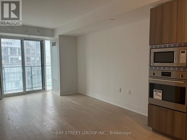 Photo du bâtiment - 955 Bay St.