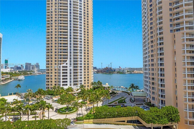 Foto del edificio - 540 Brickell Key Dr
