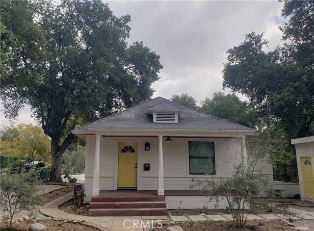 Primary Photo - 1434 Navarro Ave
