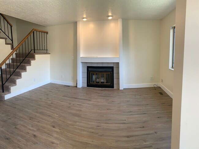 Building Photo - 5175 S 900 E