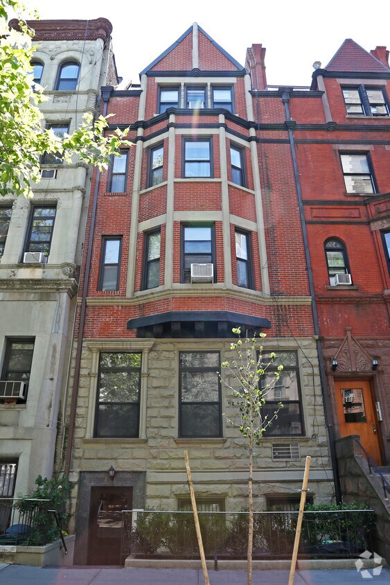 Building Photo - 156 W 75th St