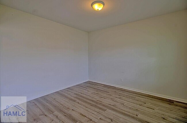 Building Photo - 56 Enclave Wy