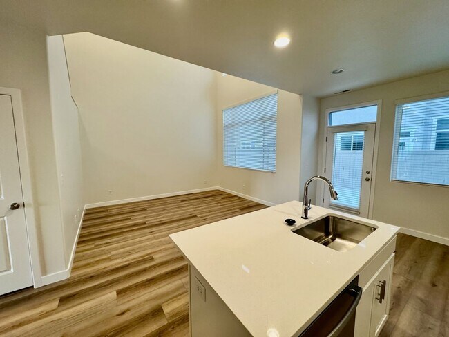 Foto del edificio - Brand New - Ready For You!