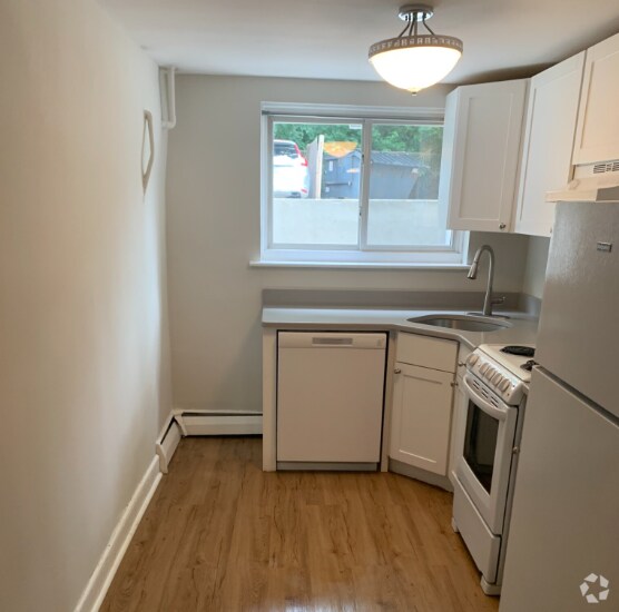 Building Photo - 63 Selkirk Rd