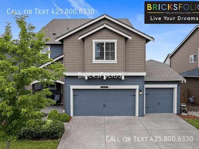 Foto principal - Modern Comfort Awaits You in This Puyallup...