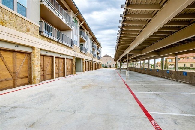 Building Photo - 2500 King Arthur Blvd