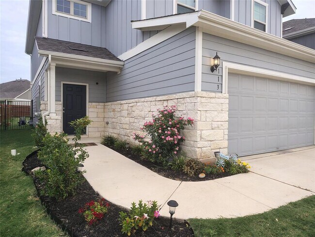 Building Photo - 113 Bennington Dr