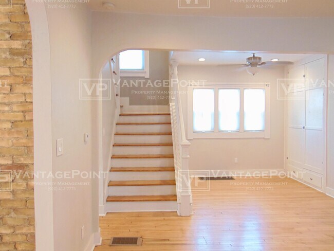 Building Photo - 861 Bond St