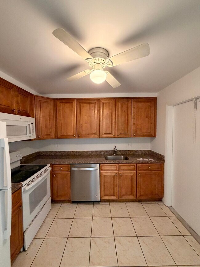 Foto del edificio - 618 NW 13th St