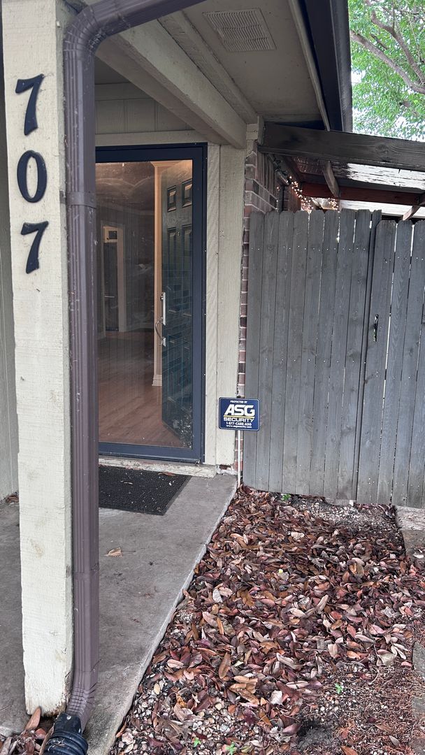 Building Photo - 707 Boyd Dr
