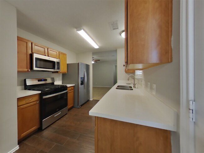 Foto del edificio - 7214 Winter Song Dr