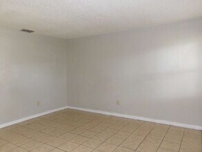 Building Photo - 3019 Allred Dr