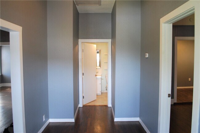 Foto del edificio - 2317 E 2nd St