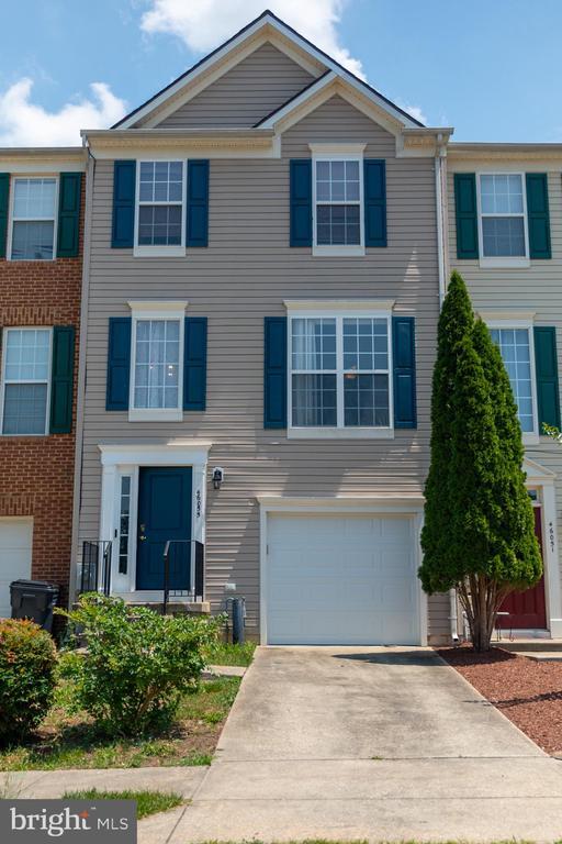 Building Photo - 46055 Gooseneck Dr
