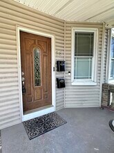 Building Photo - 35 LORD Ave