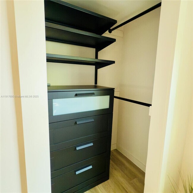 Foto del edificio - 220 NW 126th St