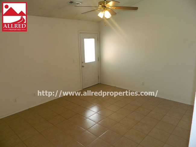 Building Photo - Excellent Condition