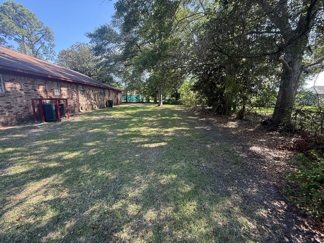 Building Photo - 4848 Saphire Ave
