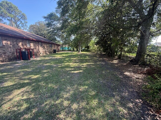Foto del edificio - 4848 Saphire Ave