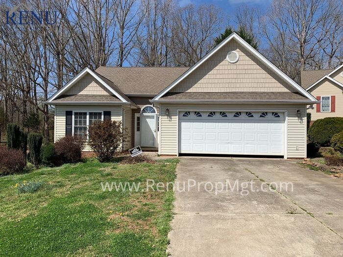 1824 Piper's Ridge Cir NW, Conover, NC 28613 House Rental in Conover