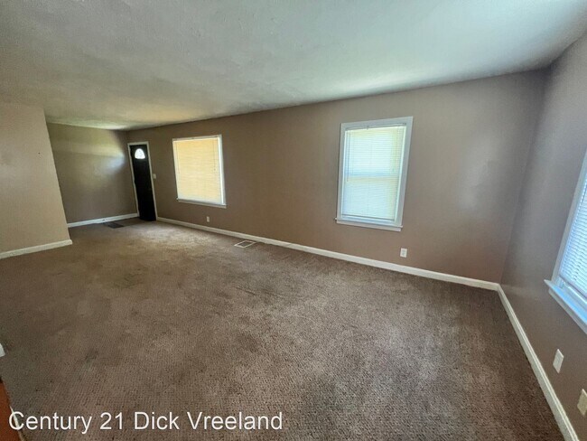 Building Photo - 3 br, 1.5 bath House - 3220 Acacia Drive