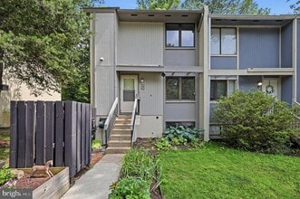 Building Photo - 2242 Cartwright Pl