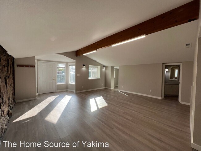Building Photo - 3 br, 2 bath House - 2100 S 11th Avenue