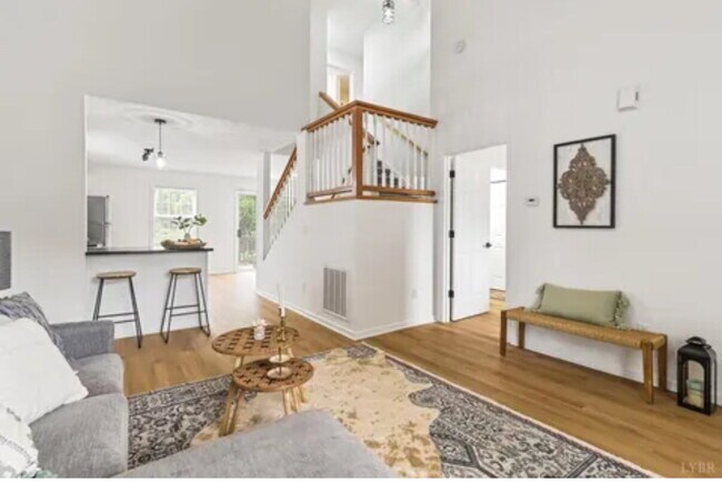 Foto del edificio - 3 Bedroom 2 Full Bath townhome in a Cul-de...
