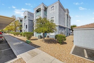 Building Photo - 6955 N Durango Dr