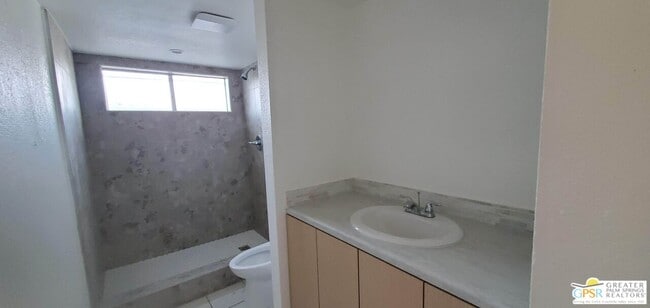 Foto del edificio - 66565 12th St