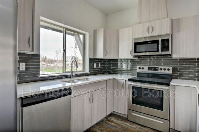 Foto del edificio - 469 E Trackstand Ln