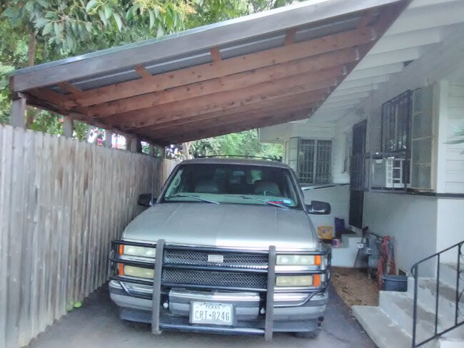 Building Photo - 115 May St