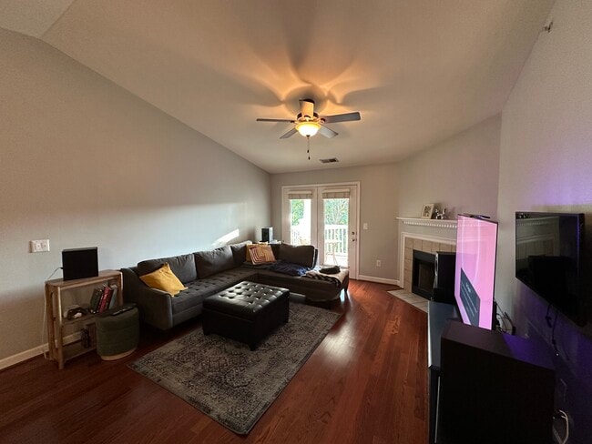 Foto del edificio - 16446 Redstone Mountain Ln