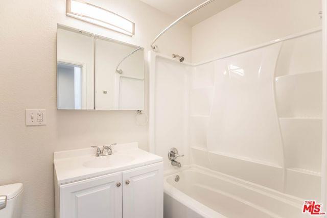 Foto principal - 12438 Woodgreen St