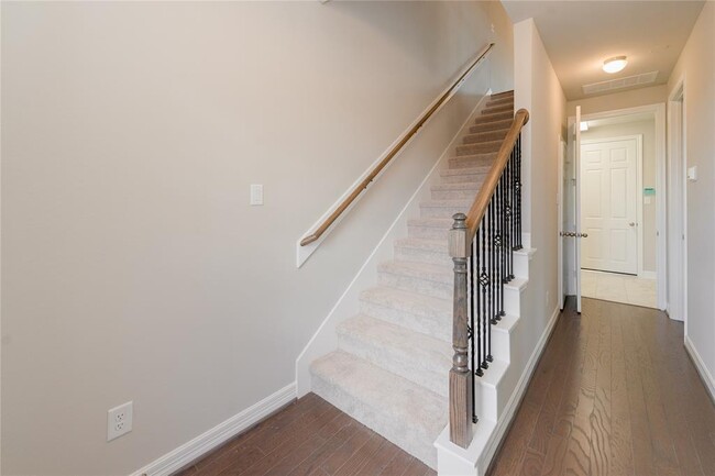Building Photo - 9503 Towne Lake Pkwy