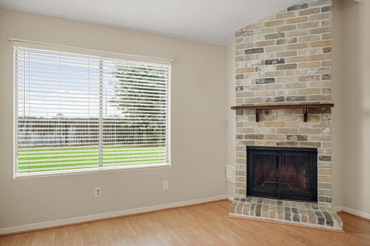 Foto del edificio - 2911 Garden Ln